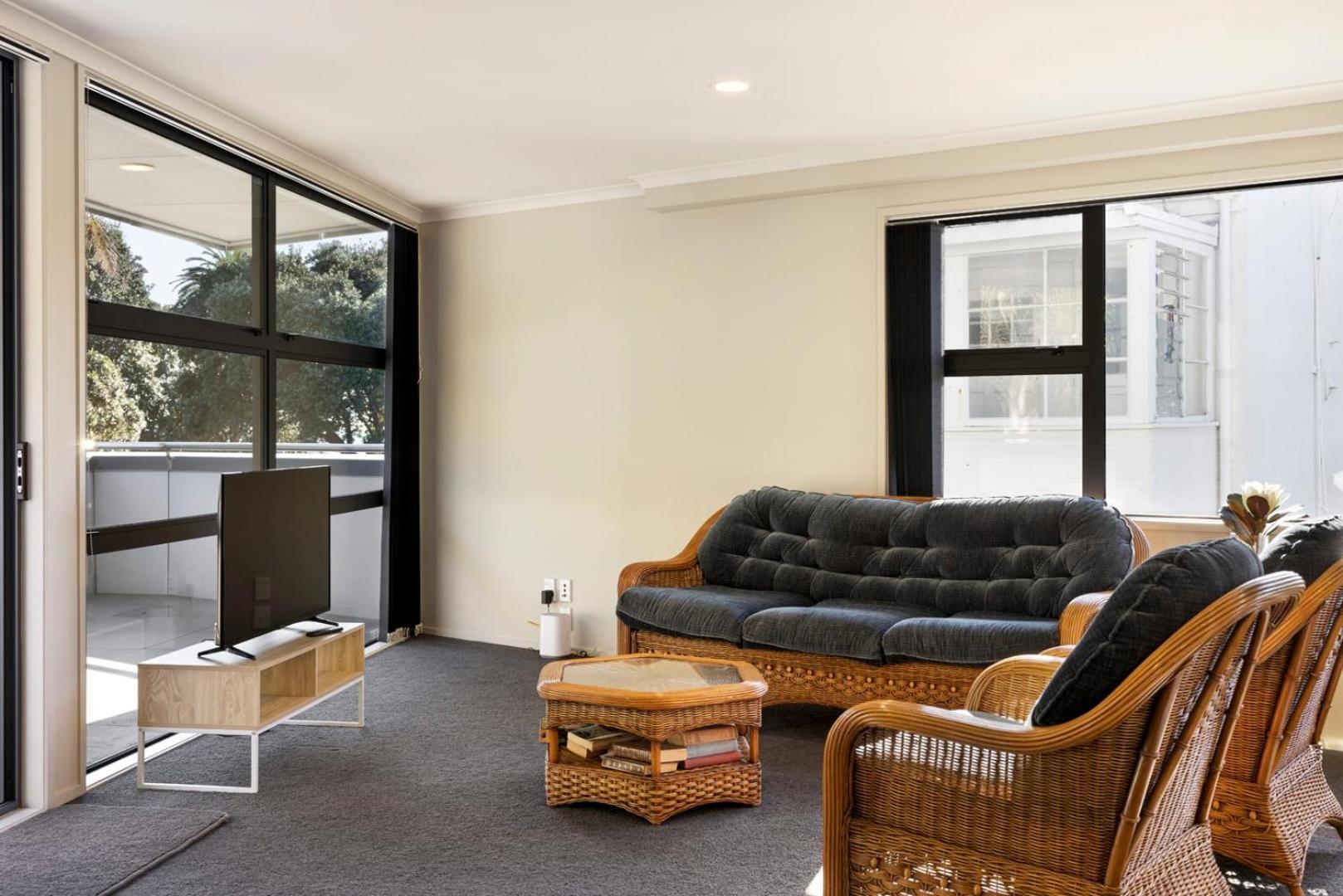 Pacific Escape - Downtown, Beach & Sea Views Mount Maunganui Esterno foto