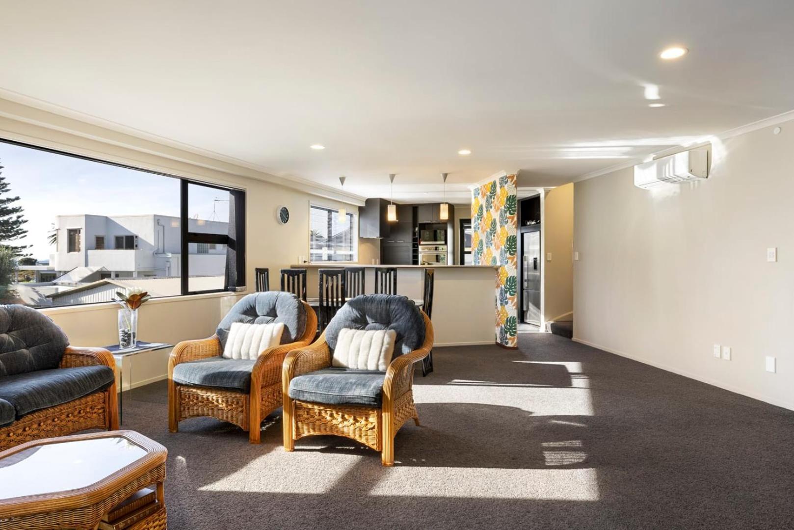 Pacific Escape - Downtown, Beach & Sea Views Mount Maunganui Esterno foto