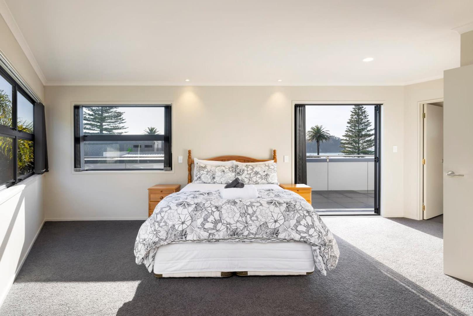Pacific Escape - Downtown, Beach & Sea Views Mount Maunganui Esterno foto