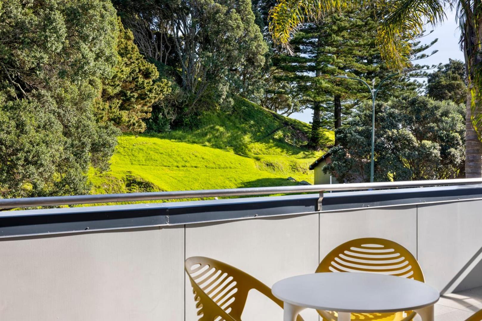 Pacific Escape - Downtown, Beach & Sea Views Mount Maunganui Esterno foto
