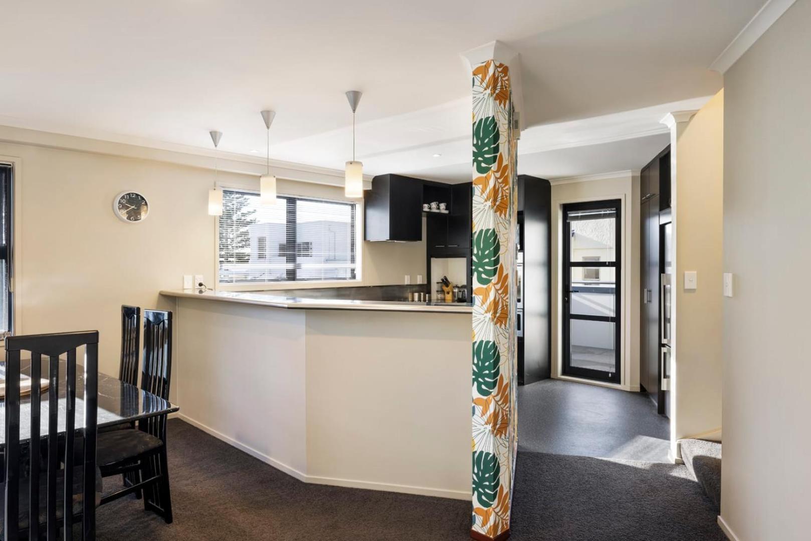 Pacific Escape - Downtown, Beach & Sea Views Mount Maunganui Esterno foto