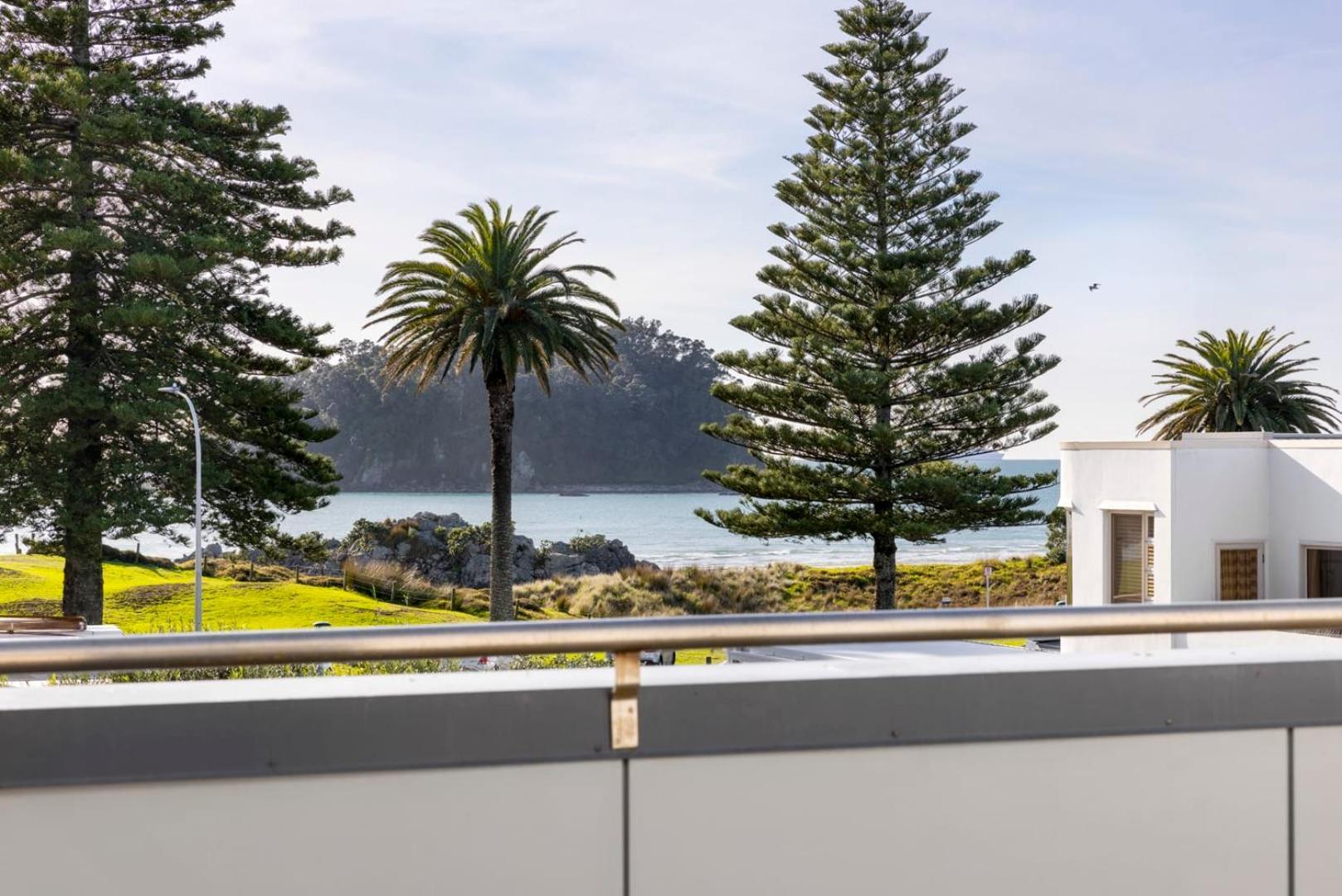 Pacific Escape - Downtown, Beach & Sea Views Mount Maunganui Esterno foto